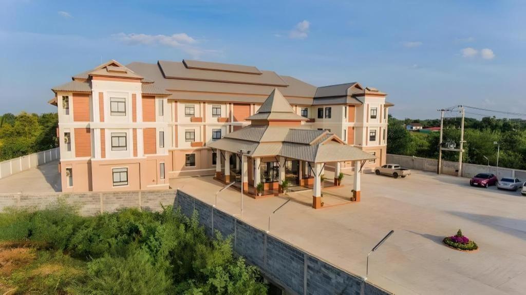 S-Tawan Hotel & Convention Махасаракхам Экстерьер фото