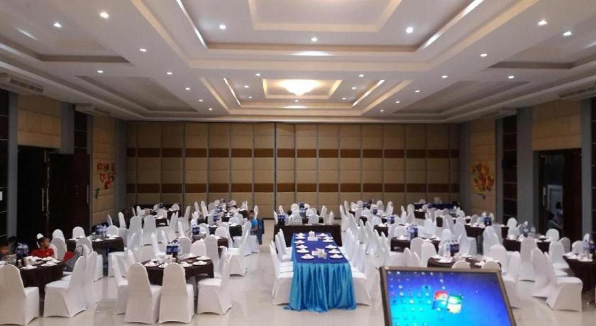 S-Tawan Hotel & Convention Махасаракхам Экстерьер фото