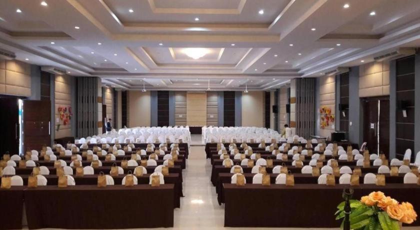 S-Tawan Hotel & Convention Махасаракхам Экстерьер фото